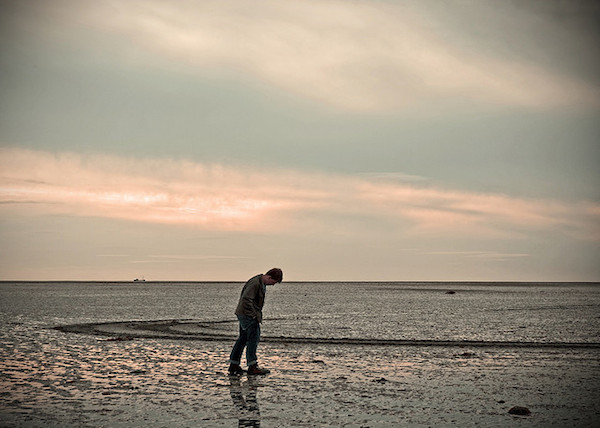 loneliness,%20a%20lonely%20man%20on%20the%20beach